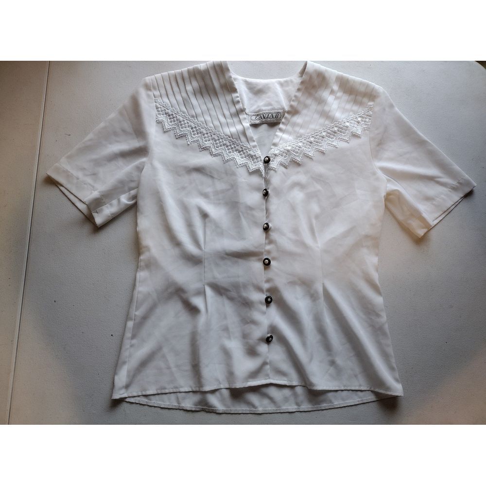 Vintage women's white button up blouse size medium‎